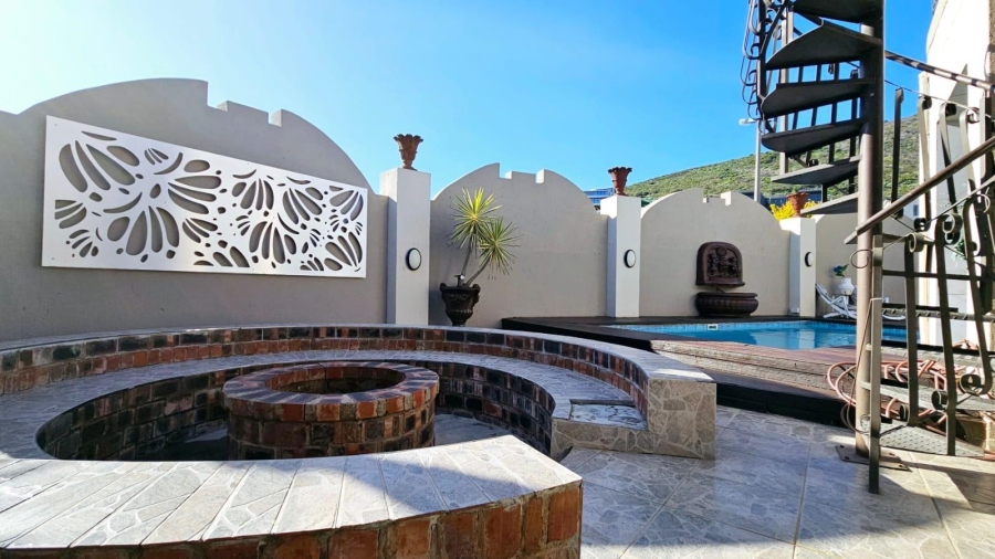 5 Bedroom Property for Sale in Baronetcy Estate Western Cape